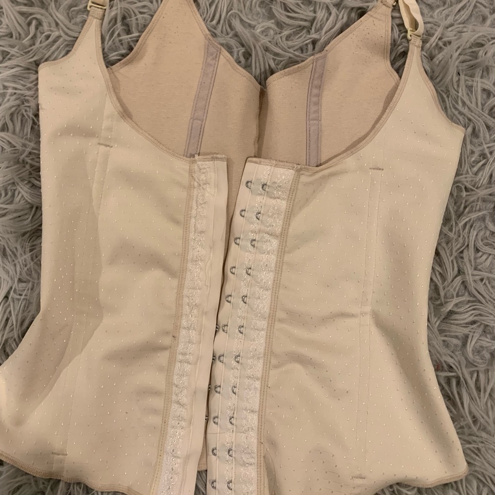 Colombian Faja (waist trainer/shape wear?)